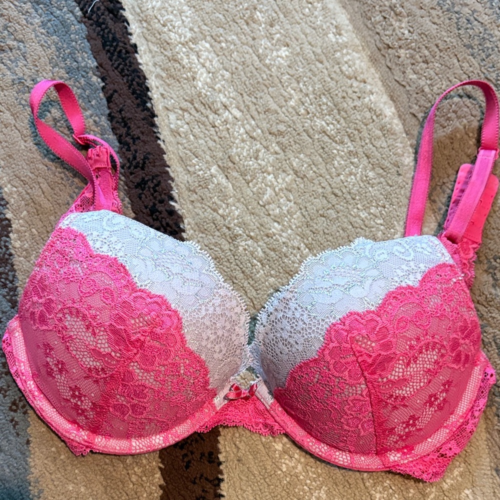 Victoria's Secret Pink and White Lace Bra
